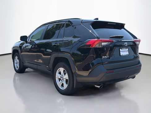 Used 2020 Toyota RAV4 XLE w/ XLE Grade Weather Package AWD/4WD image 13