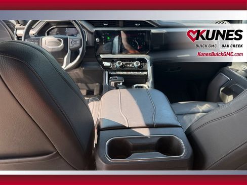 Used 2024 GMC Sierra 1500 Denali w/ Technology Package AWD/4WD image 25