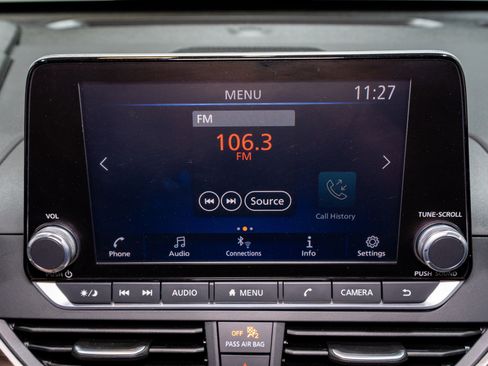Used 2024 Nissan Altima 2.5 SV FWD image 16