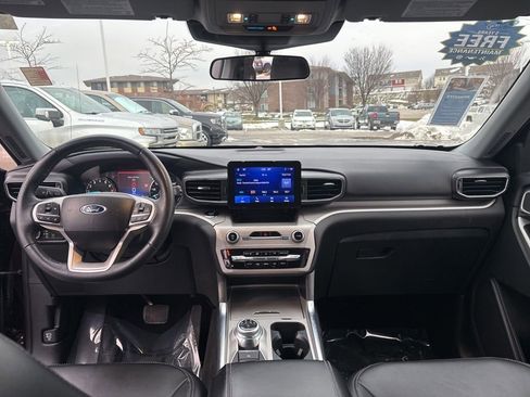 Used 2023 Ford Explorer XLT w/ Equipment Group 202A image 39