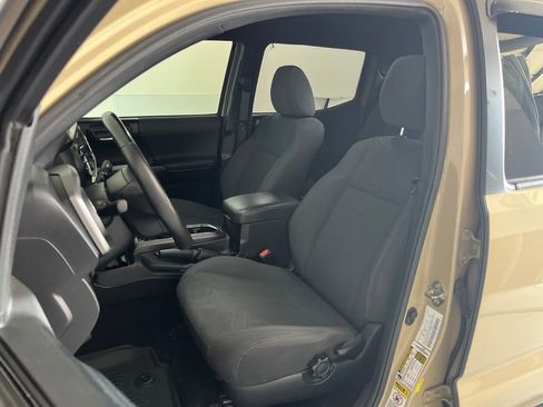 Used 2017 Toyota Tacoma TRD Off-Road w/ Tow Package RWD image 18