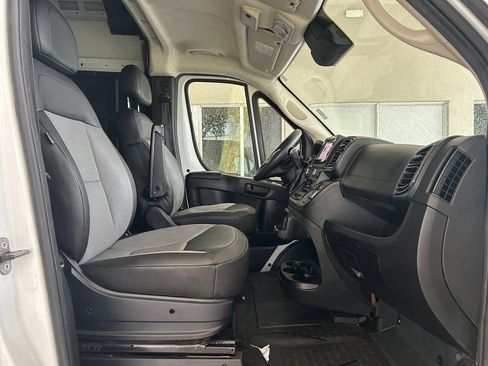 Used 2025 RAM ProMaster 2500 w/ Convenience Group FWD image 19