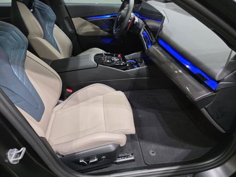 Used 2025 BMW M5 Touring image 26