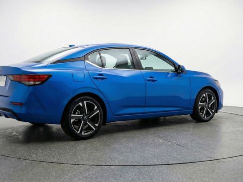 Used 2025 Nissan Sentra SV image 7