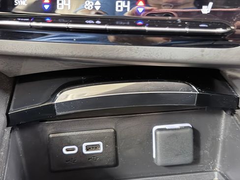 Used 2022 Buick Envision Preferred FWD image 50