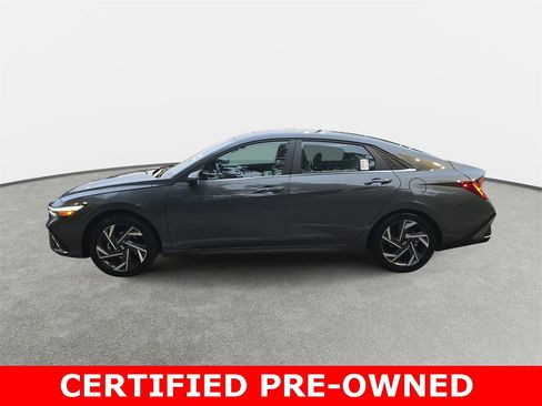 Used 2025 Hyundai Elantra Limited image 8