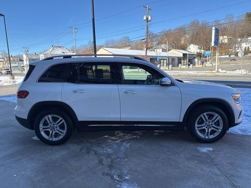 Certified 2021 Mercedes-Benz GLB 250 4MATIC image 11