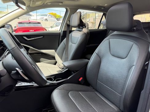Used 2023 Kia Niro Wave image 20