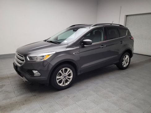 Used 2018 Ford Escape SE w/ SE Sync 3 Package FWD image 2