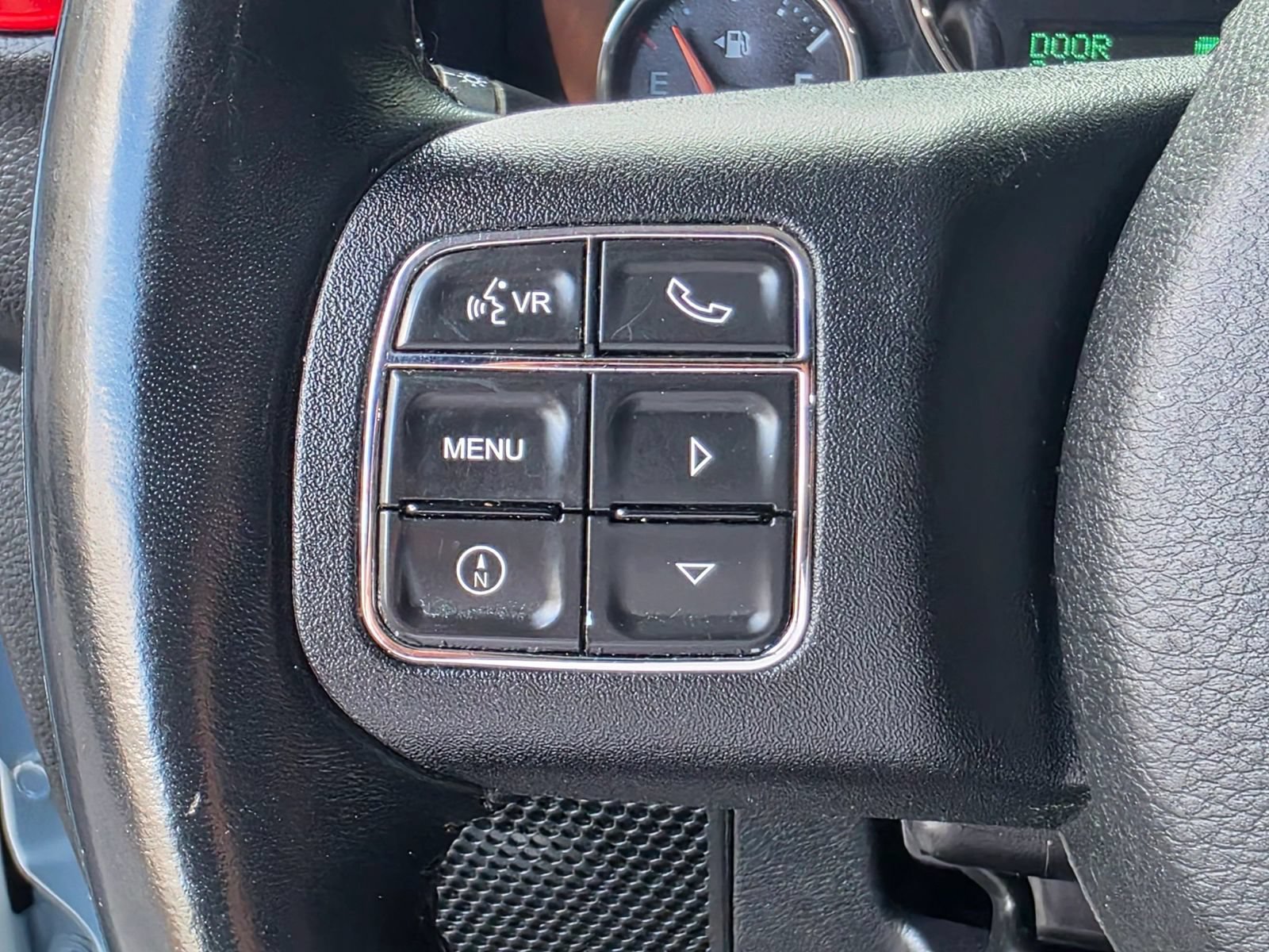 Used 2014 Jeep Wrangler Unlimited Sahara w/ Connectivity Group AWD/4WD image 16