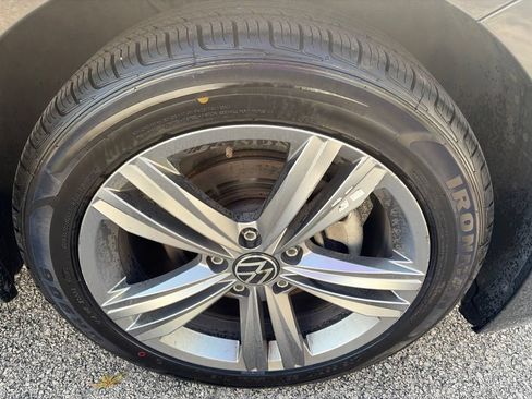Used 2024 Volkswagen Jetta SE FWD image 32