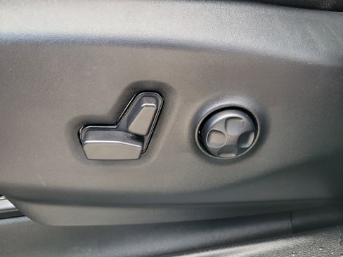 Used 2025 Chrysler Pacifica Select FWD image 15