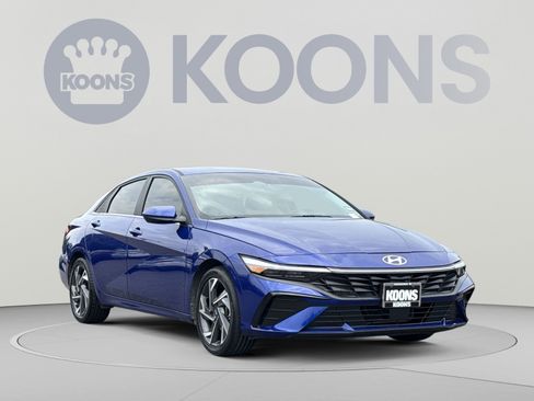 Used 2024 Hyundai Elantra SEL w/ Convenience Package FWD image 5