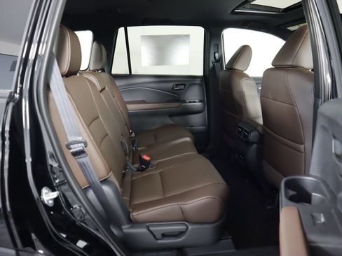 Certified 2025 Honda Passport EX-L image 22