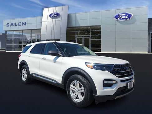 Certified 2022 Ford Explorer XLT w/ Equipment Group 202A AWD/4WD image 1