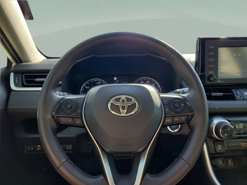 Used 2022 Toyota RAV4 XLE Premium AWD/4WD image 24