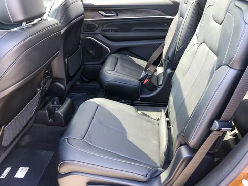 New 2026 Jeep Grand Cherokee L Limited AWD/4WD image 16