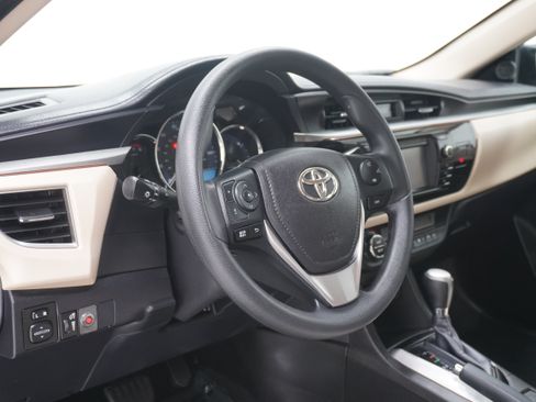 Used 2015 Toyota Corolla LE FWD image 10