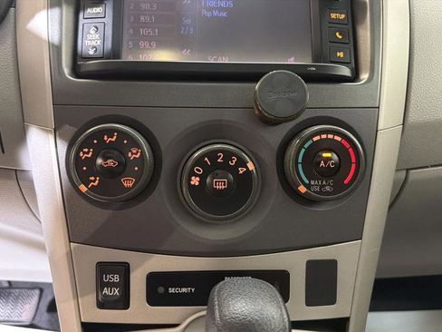 Used 2013 Toyota Corolla LE w/ Premium Pkg FWD image 28