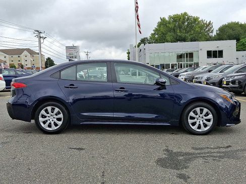 Used 2024 Toyota Corolla LE image 7