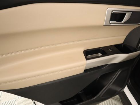 Used 2023 Ford Explorer XLT w/ Equipment Group 202A image 17