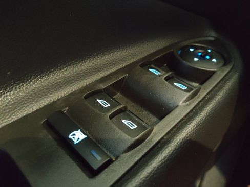 Used 2017 Ford Escape S FWD image 27