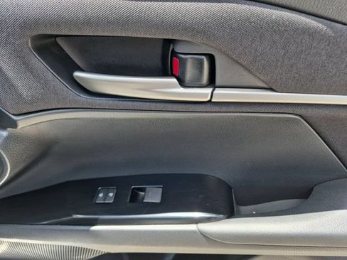 Used 2025 Toyota Camry LE FWD image 33