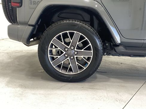 Used 2023 Jeep Wrangler Unlimited Sahara AWD/4WD image 10