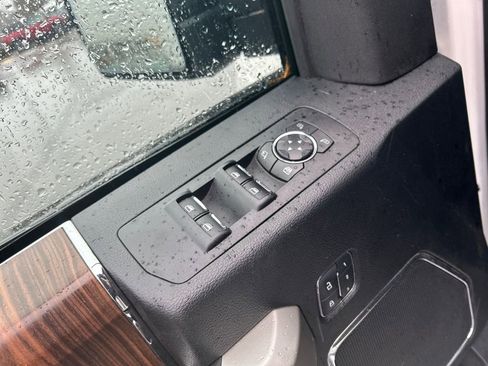 Certified 2017 Ford F150 Lariat image 20