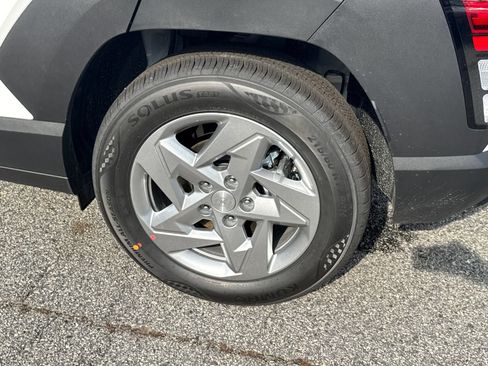 Used 2026 Hyundai Kona SE FWD image 19