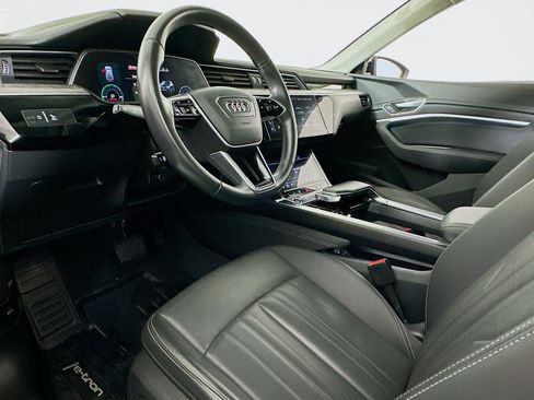 Used 2022 Audi e-tron Premium Plus w/ Premium Plus Package AWD/4WD image 7