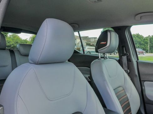 Used 2022 Nissan Kicks SR w/ Premium Package FWD image 12