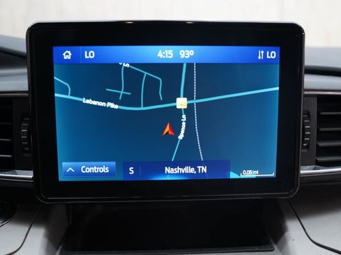 Used 2022 Ford Explorer XLT w/ Equipment Group 202A RWD image 19