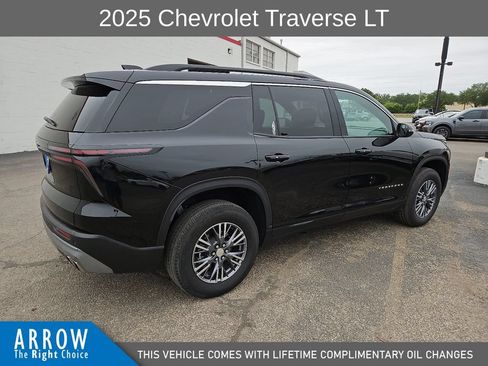 Used 2025 Chevrolet Traverse LT AWD/4WD image 13