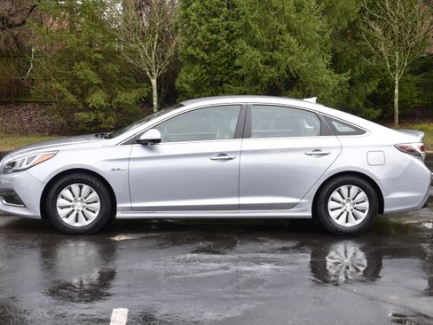 Used 2017 Hyundai Sonata SE image 4