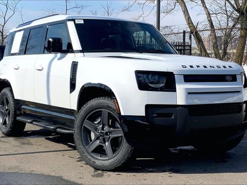 New 2026 Land Rover Defender 110 X-Dynamic SE image 2