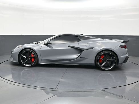 Used 2025 Chevrolet Corvette E-Ray w/ Stealth Interior Trim Package image 2