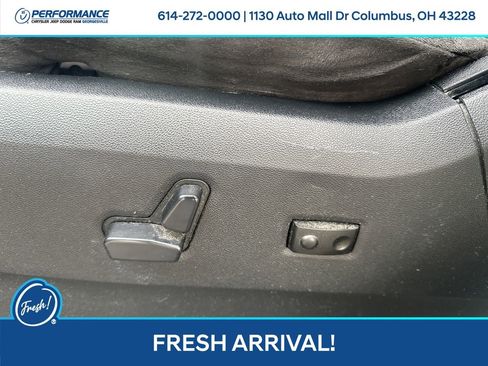 Used 2014 Dodge Grand Caravan SXT image 12