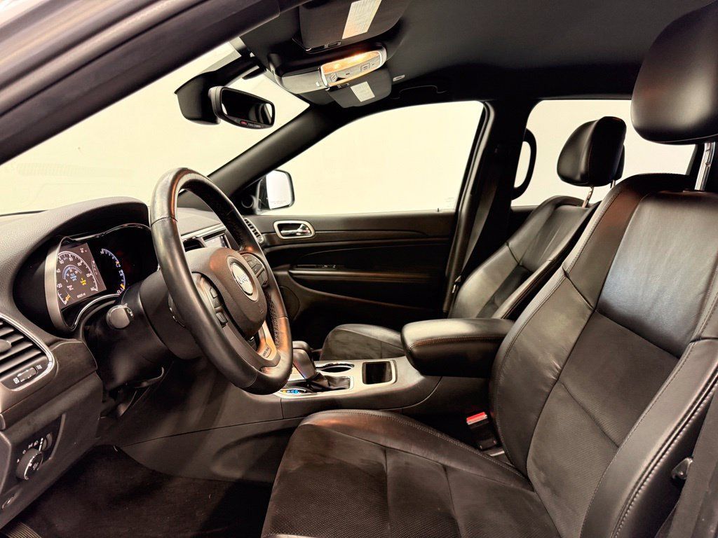 Used 2018 Jeep Grand Cherokee Altitude AWD/4WD image 12