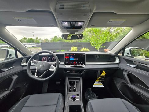 New 2026 Volkswagen Tiguan SE AWD/4WD image 14
