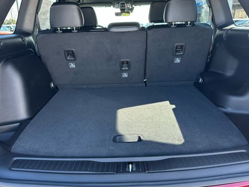 New 2025 Jeep Grand Cherokee Altitude image 9