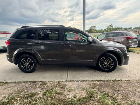 Used 2018 Dodge Journey SE w/ Popular Equipment Group FWD image 5