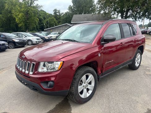 Used 2012 Jeep Compass Latitude AWD/4WD image 3