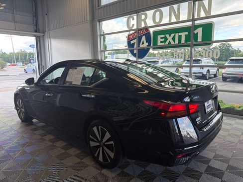Used 2022 Nissan Altima 2.5 SV FWD image 4