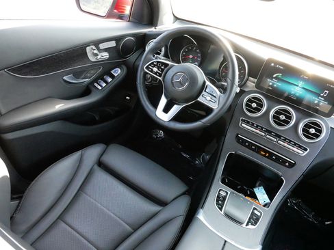 Used 2022 Mercedes-Benz GLC 300 4MATIC image 9