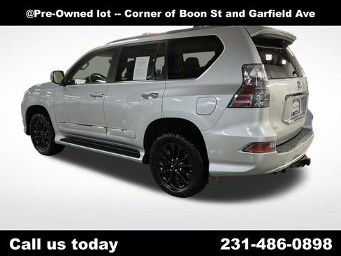 Used 2014 Lexus GX 460 w/ Premium Package AWD/4WD image 3