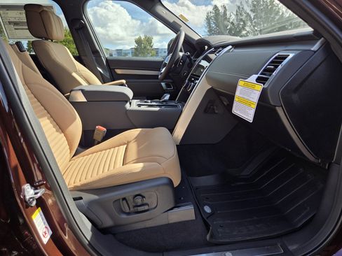New 2026 Land Rover Discovery Limited Edition image 7