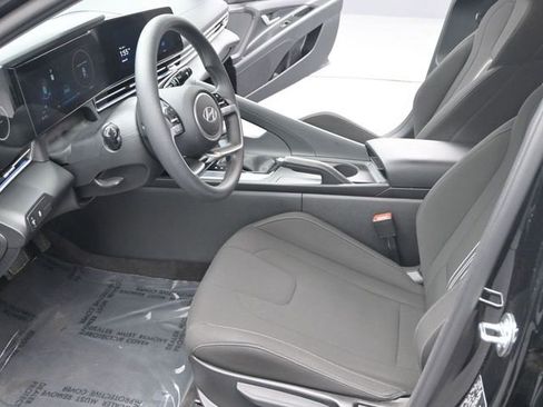 Used 2024 Hyundai Elantra SEL image 15