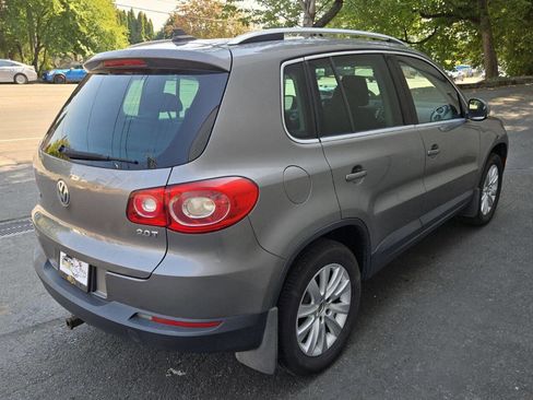 Used 2009 Volkswagen Tiguan S image 5