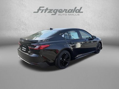 Used 2026 Toyota Camry SE FWD image 7